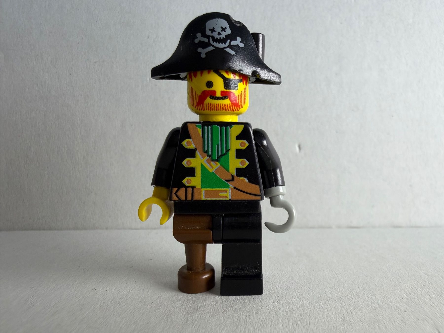 Lego Figuren: Captain Red Beard – Gebraucht aus Neftenbach von Elitebricks
