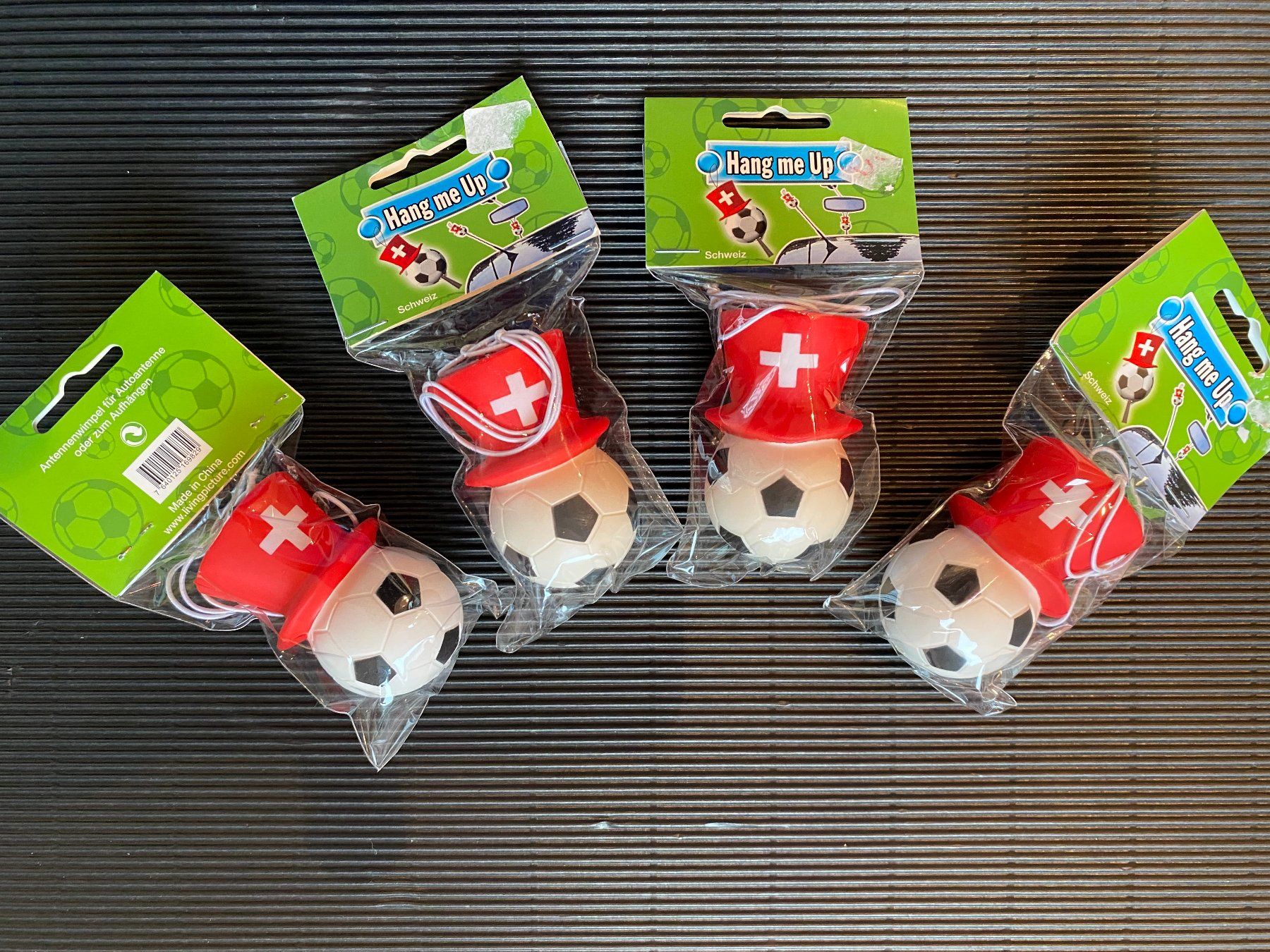 Drapeaux: Fussball für Antenne oder als "Wimpel" – Neuf avec emballage d'origine à Egg SZ par irbaku
