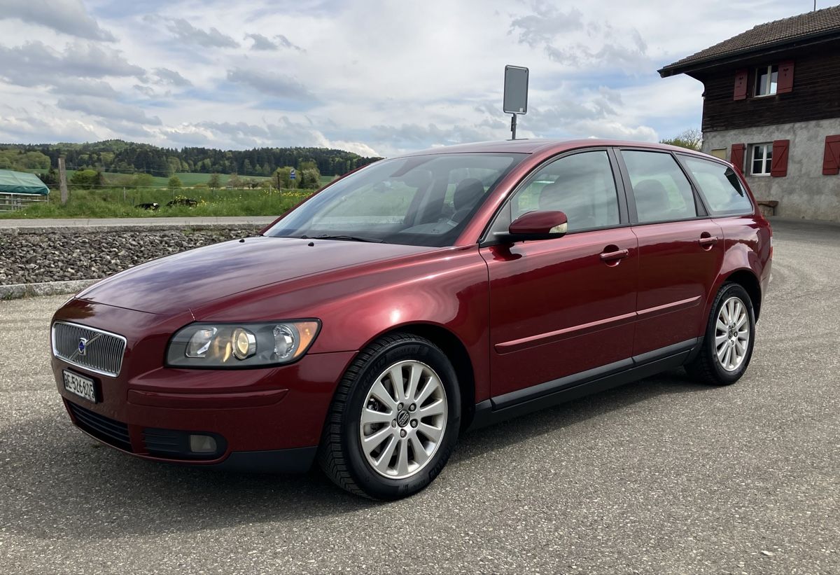 Volvo Automobili: Volvo V50 2.0D – Usato da Zauggenried venduto da Motopesche