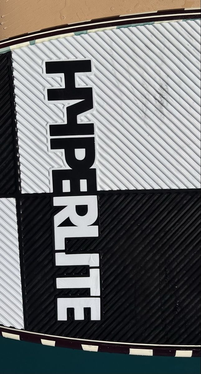 Hyperlite Planches de surf: Hyperlite Wakeboard Broadcast 135 – D'occasion à Thun par noggi87 3