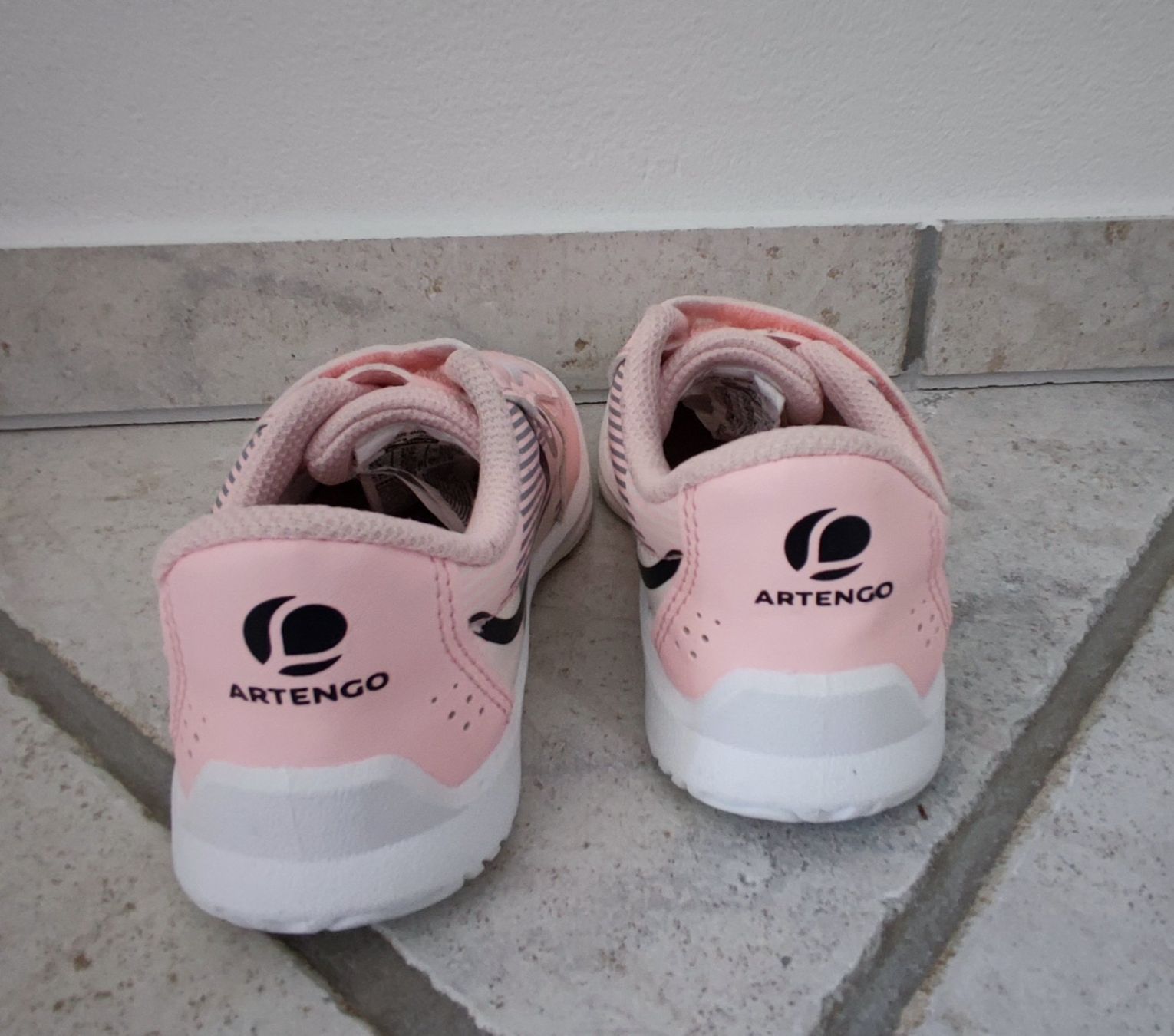 Decathlon Schuhe für Mädchen: ARTENGO SPORTSCHUH GR.31 – Gebraucht aus Chur von Rodanisa 6