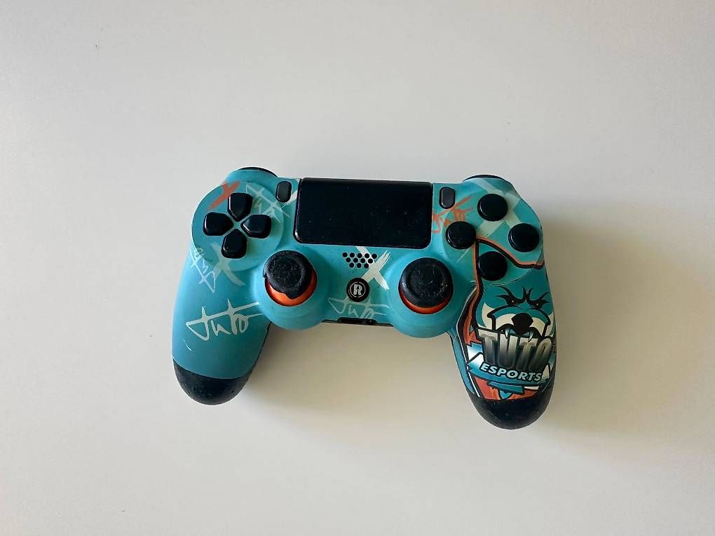 Sony Controller: Manette, Doubleshock Controller, Tuto Esports PS4 – Usato da Couvet venduto da nay_prh5
