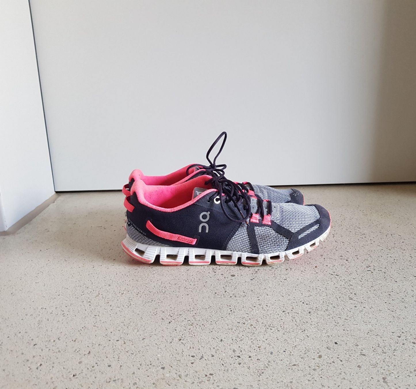 On Scarpe da donna: ON Damen Laufschuh Grösse 39 – Usato da Basel venduto da fafa68