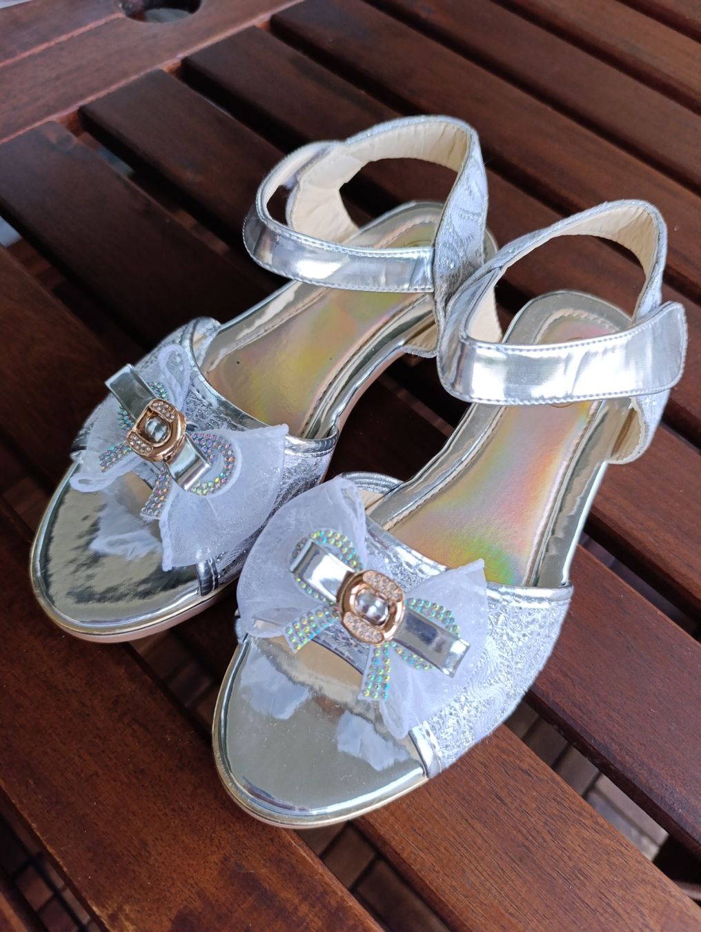 Scarpe per ragazze: Mädchen Festliche Silber Sandalen, Gr. 36 NEU – Nuovo e nell'imballaggio originale da Zürich venduto da mir_2kjl