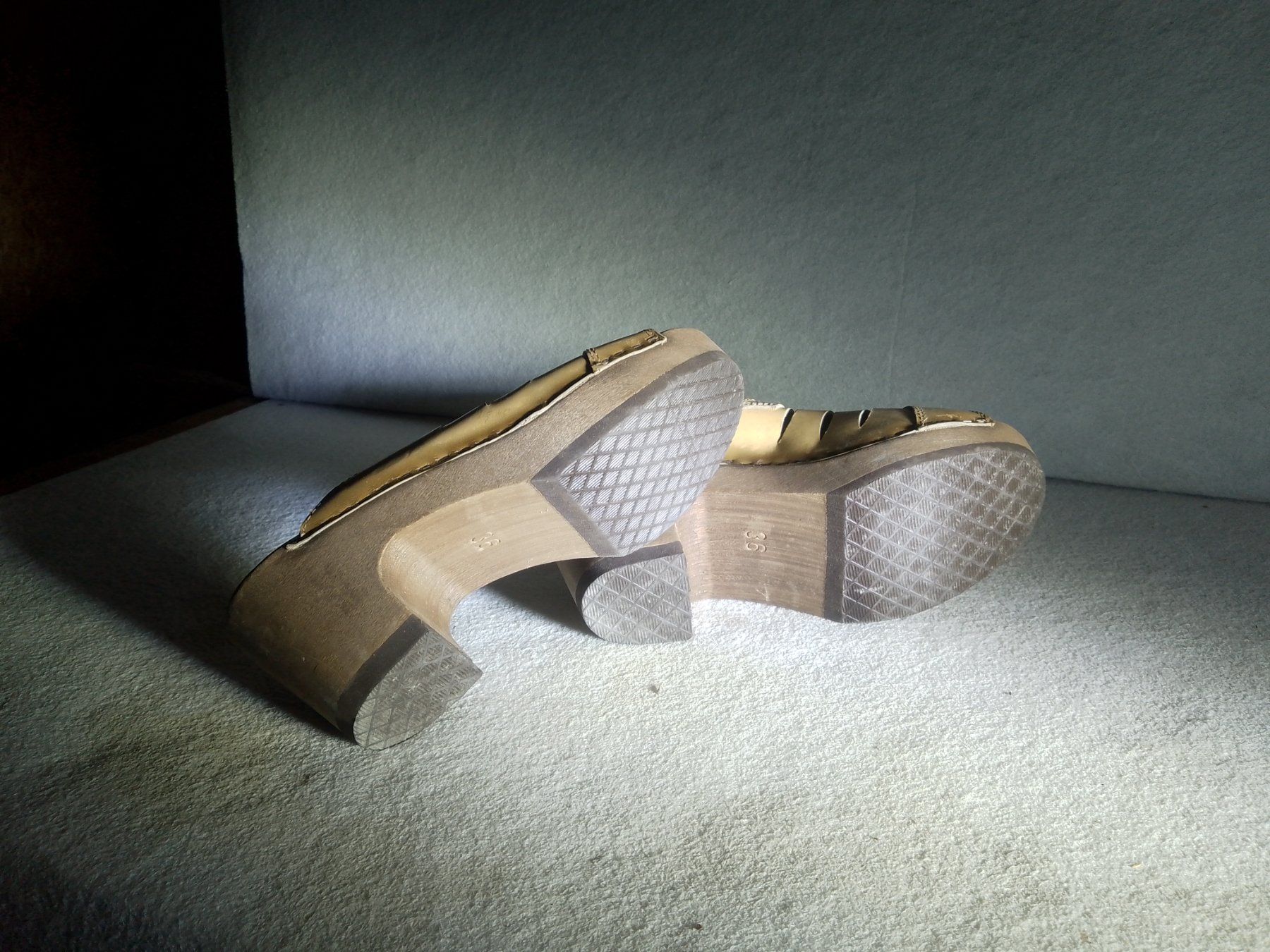 Scarpe da donna: Anatomic Schweizer Holz Zoggeli-Sandale – Nuovo e nell'imballaggio originale da mümliswil venduto da muemellian 2
