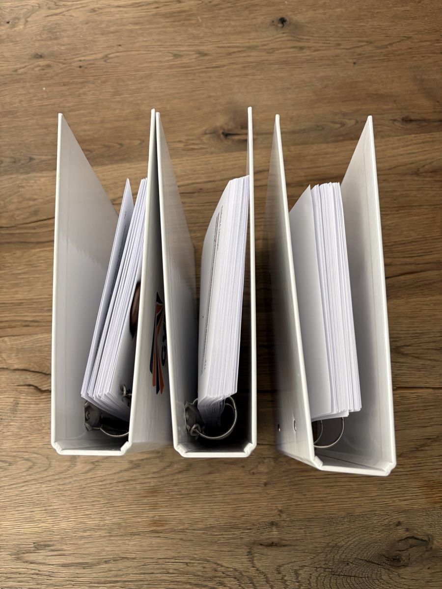 Altro materiale scolastico: Gymicards 2024, komplettes Set mit Ordnern – Usato da Arth venduto da Windig 3