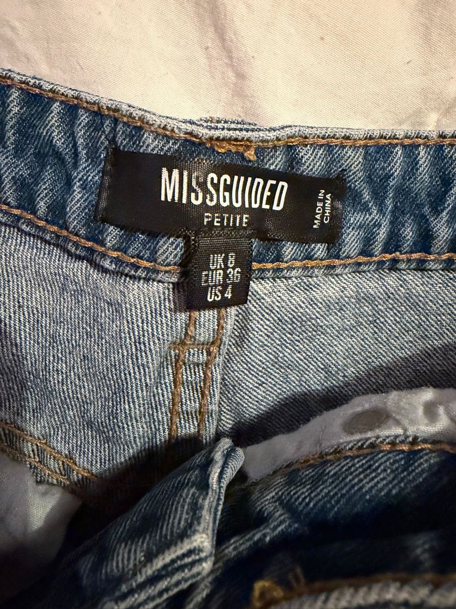 Jeans: Missguided Jeansshorts Grösse 36 – Usato da Hochdorf venduto da a.patricia 1