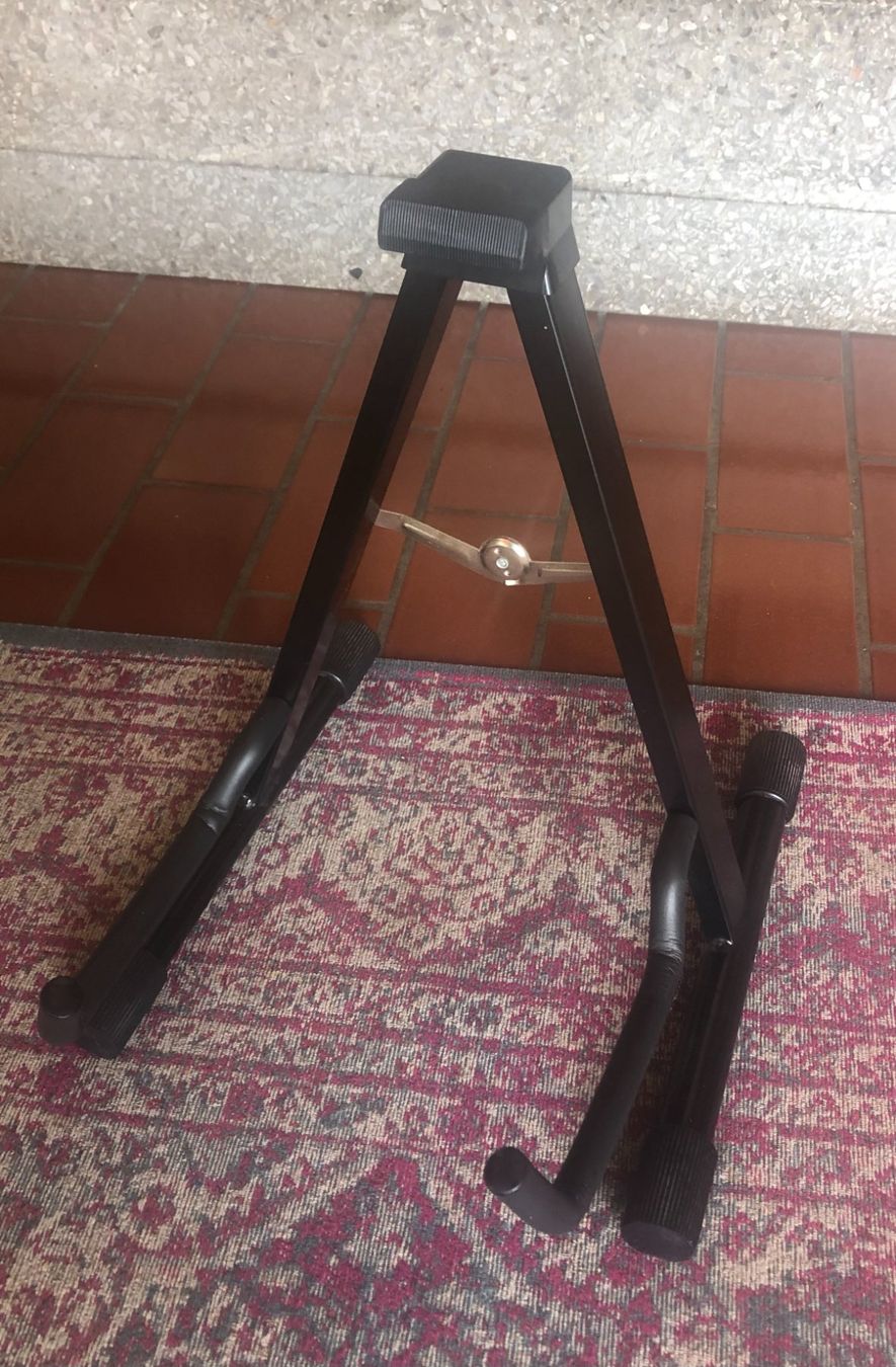 Strumenti musicali: Guitare éléctro acoustque avec ampli Fender – Usato da Les Pontins venduto da dom2010 7