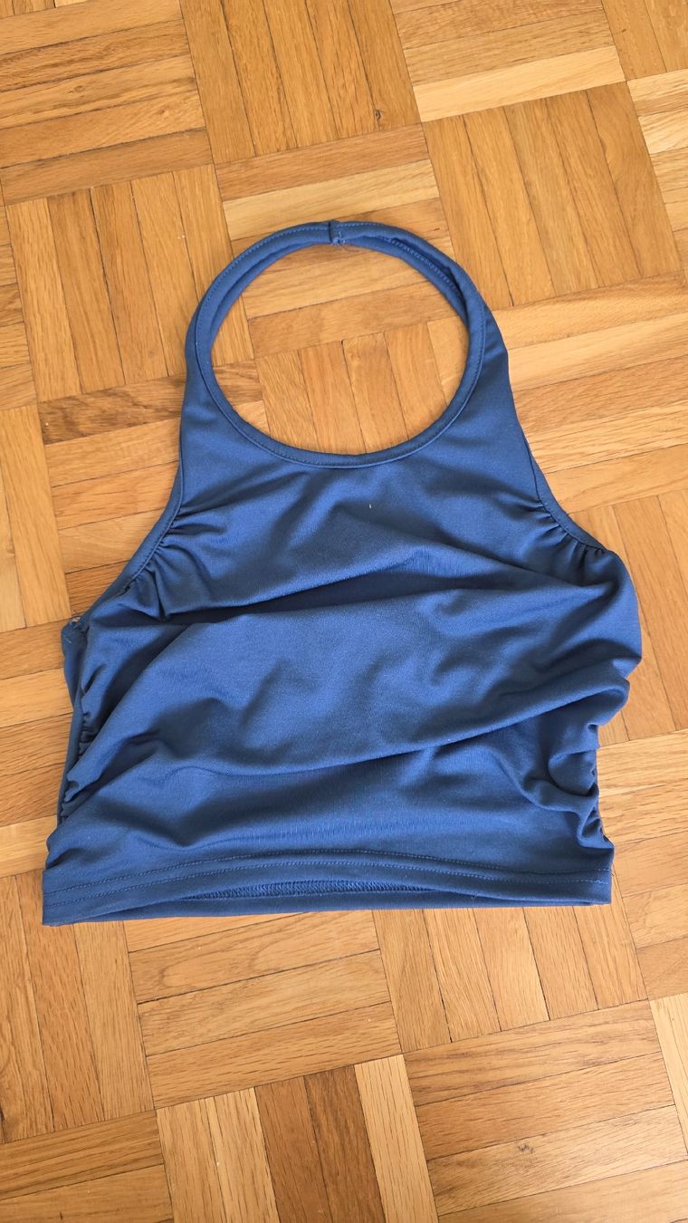 Top: top femme  – Usato da Fontainemelon venduto da ale_b865