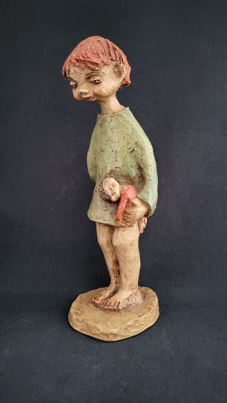 Statuette: Vintage-Figur "Junge mit Puppe" – Usato da Basel venduto da spinne02