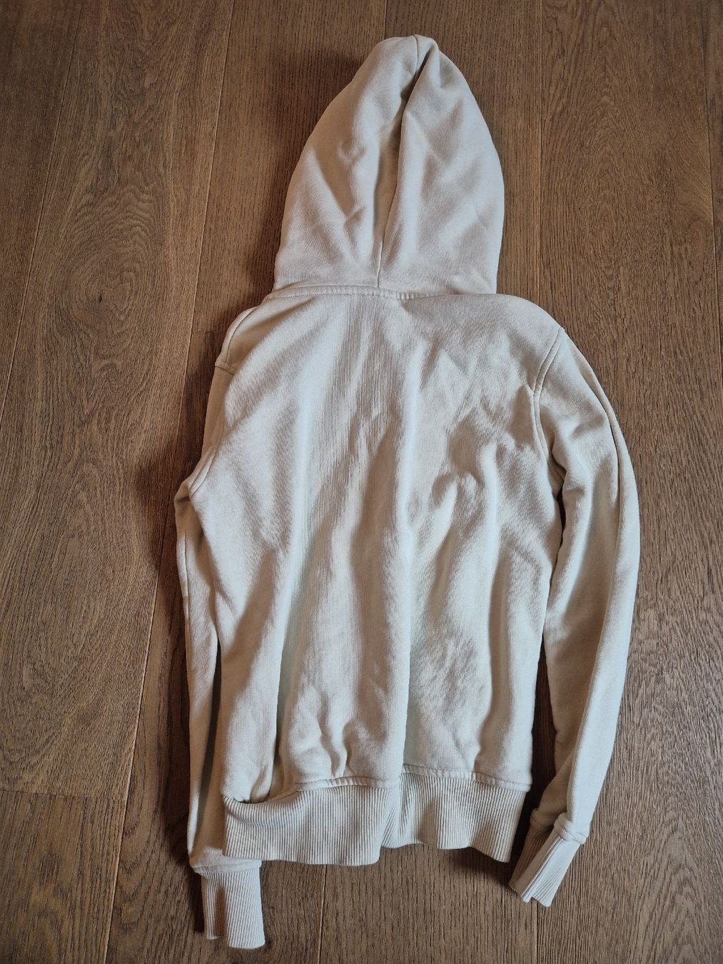 North Face Pullover & Sweatshirts: the north face maedchen sweatshirt Gr.M/10j mit flecken – Gebraucht aus Ostermundigen von Louhdezd 2