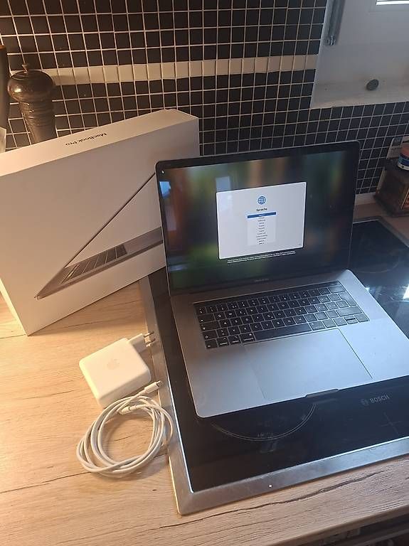 Notebooks: MacBook Pro 15" (2018) mit Touch Bar  Top Zustand  – Gebraucht aus Schwanden Sigrisw von Newline 2