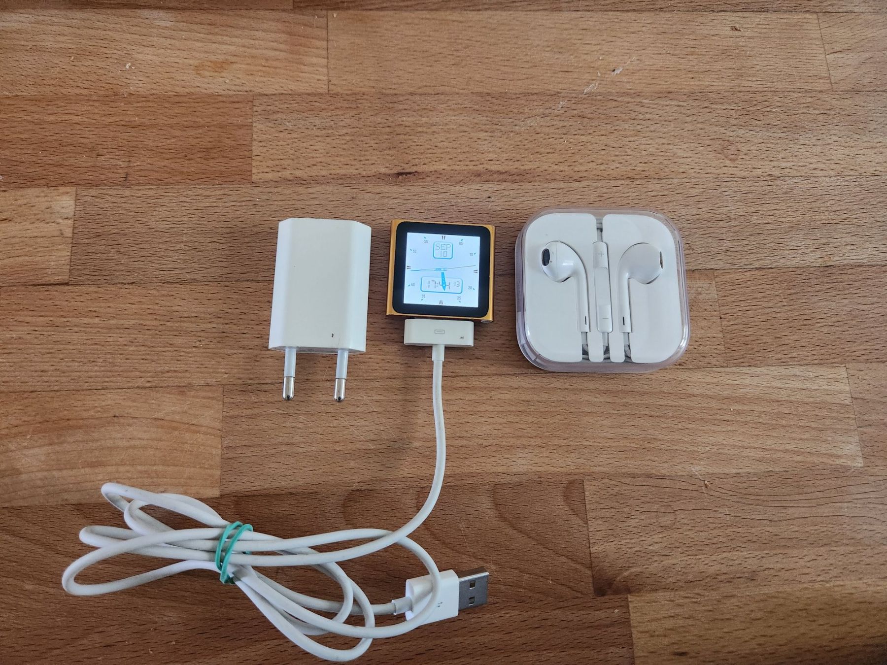 Apple Lecteur media portable: Ipod nano 6 – D'occasion à les bois par pepito610 1