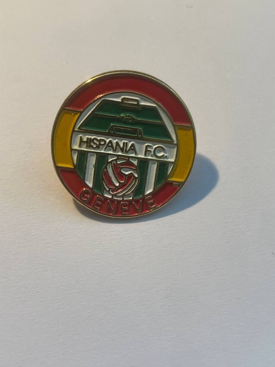 Placchette & Badge: 124. Pin FC Hispania Geneve – Usato da Luzern venduto da Irek 1