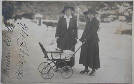 Postkarte Frauen mit Kinderwagen 1916 mit Prüfstempel