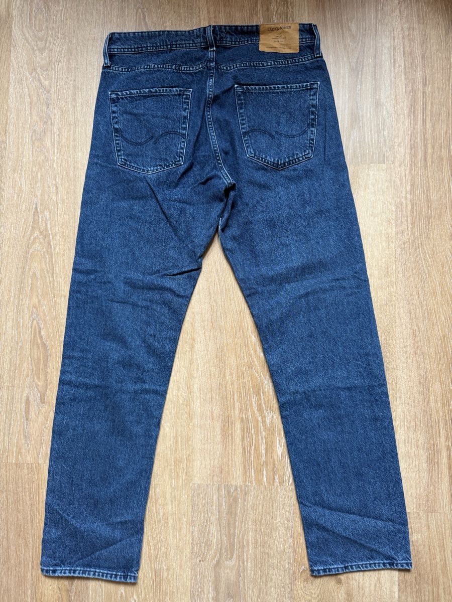 Jack & Jones Jeans: Jeans brut patchs jean clair loose Jack & Jones, 31/32 – Usato da Tavannes venduto da Thriftshop 1