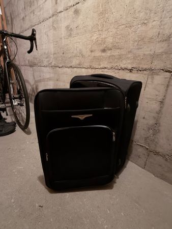 Reisekoffer mit Rollen – Schwarz – guter Zustand