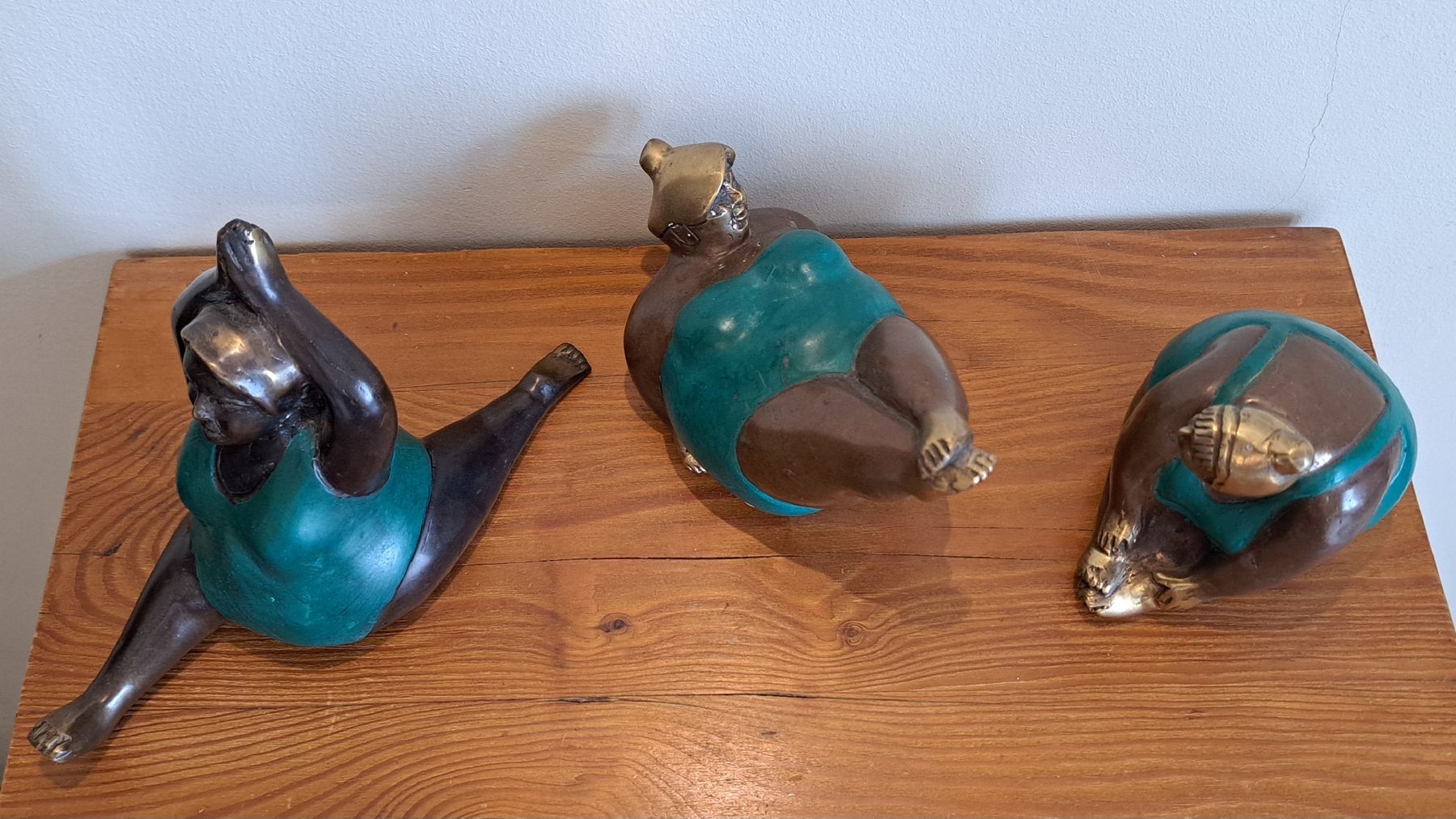 Statuette: Yoga trio statuettes en bronze – Nuovo e nell'imballaggio originale da St-Aubin-Sauges venduto da Rrrrrrrrrrr 2