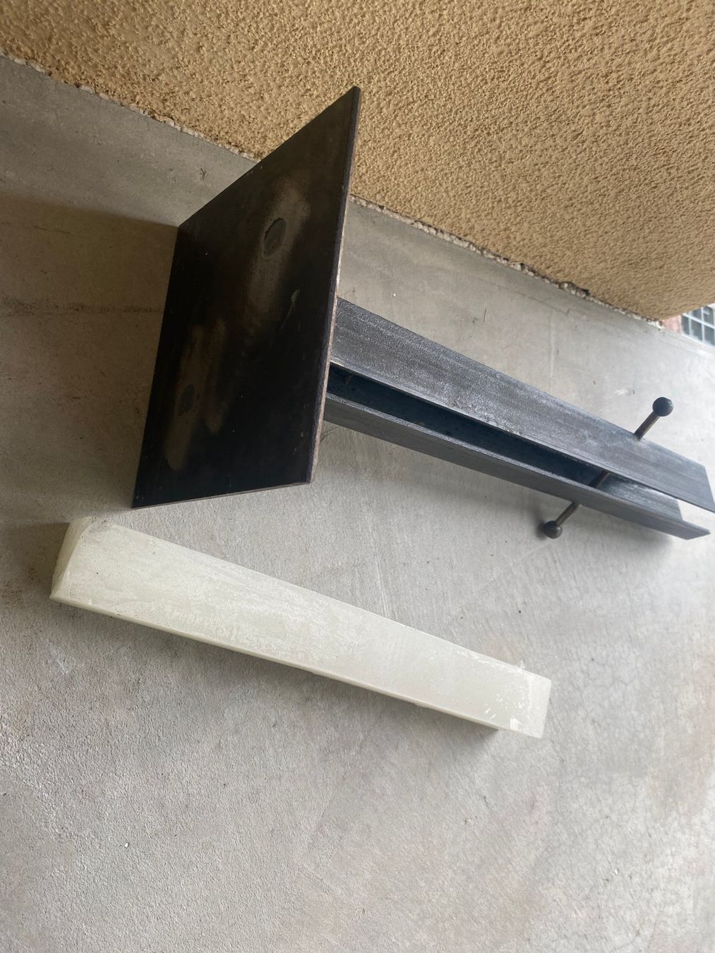 Kerzenständer: Kerzenständer, Metall Kerzenständer mit Kerze – Gebraucht aus Gossau SG von Gusho 3