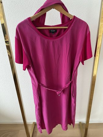 Escada Kleidung