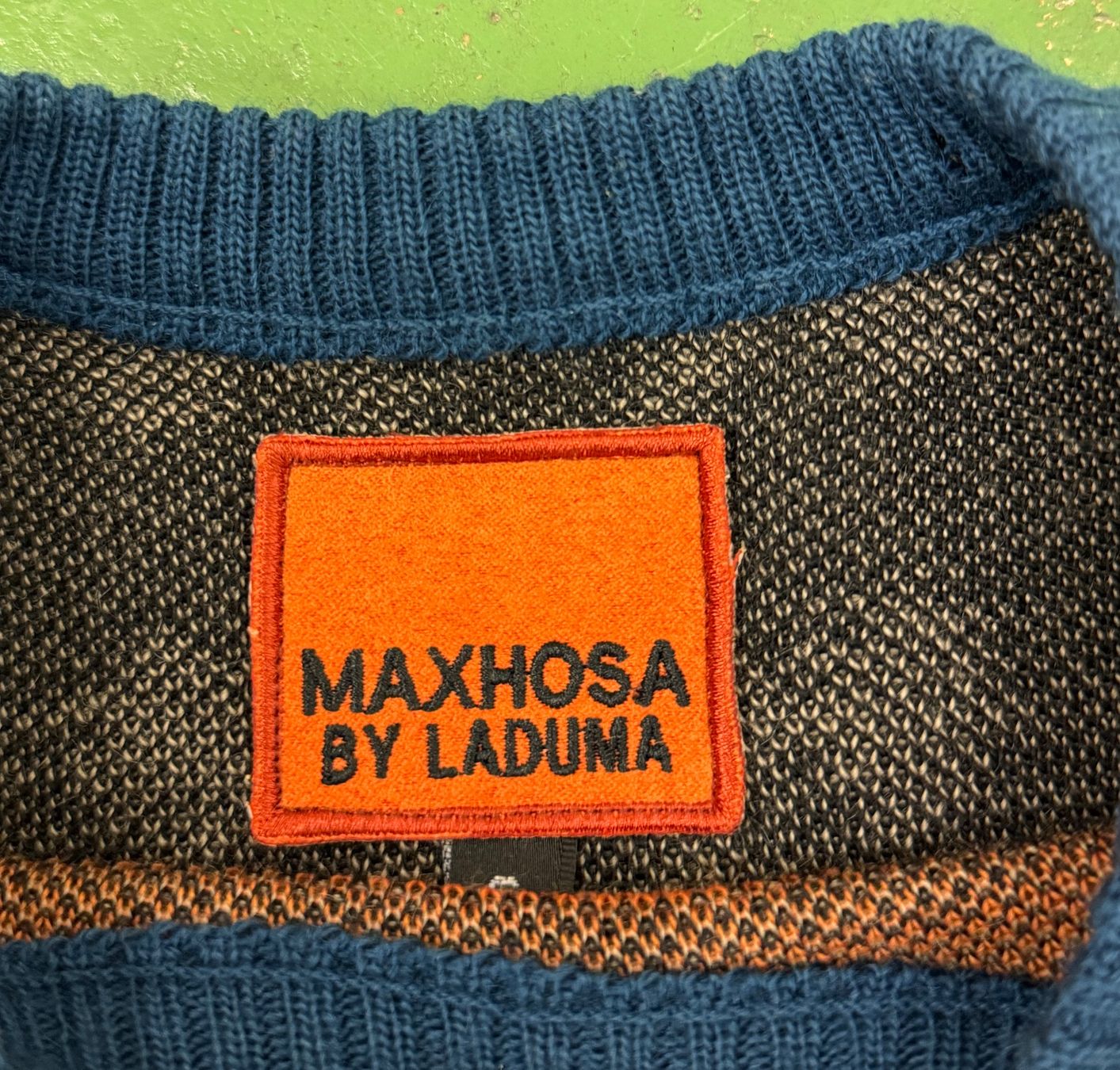 Maglioni & Felpe: Original Crewneck-Strickpullover von MaXhosa Africa – Usato da Basel venduto da Ostschweiz06 2