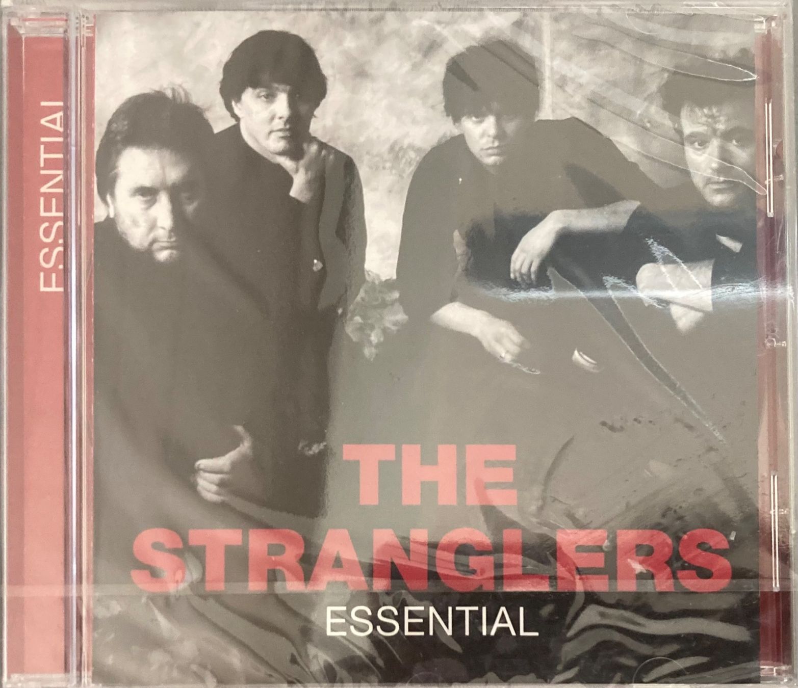 CD: THE STRANGLERS - ESSENTIAL – Nuovo e nell'imballaggio originale da Poliez-Pittet venduto da Newtown-Records