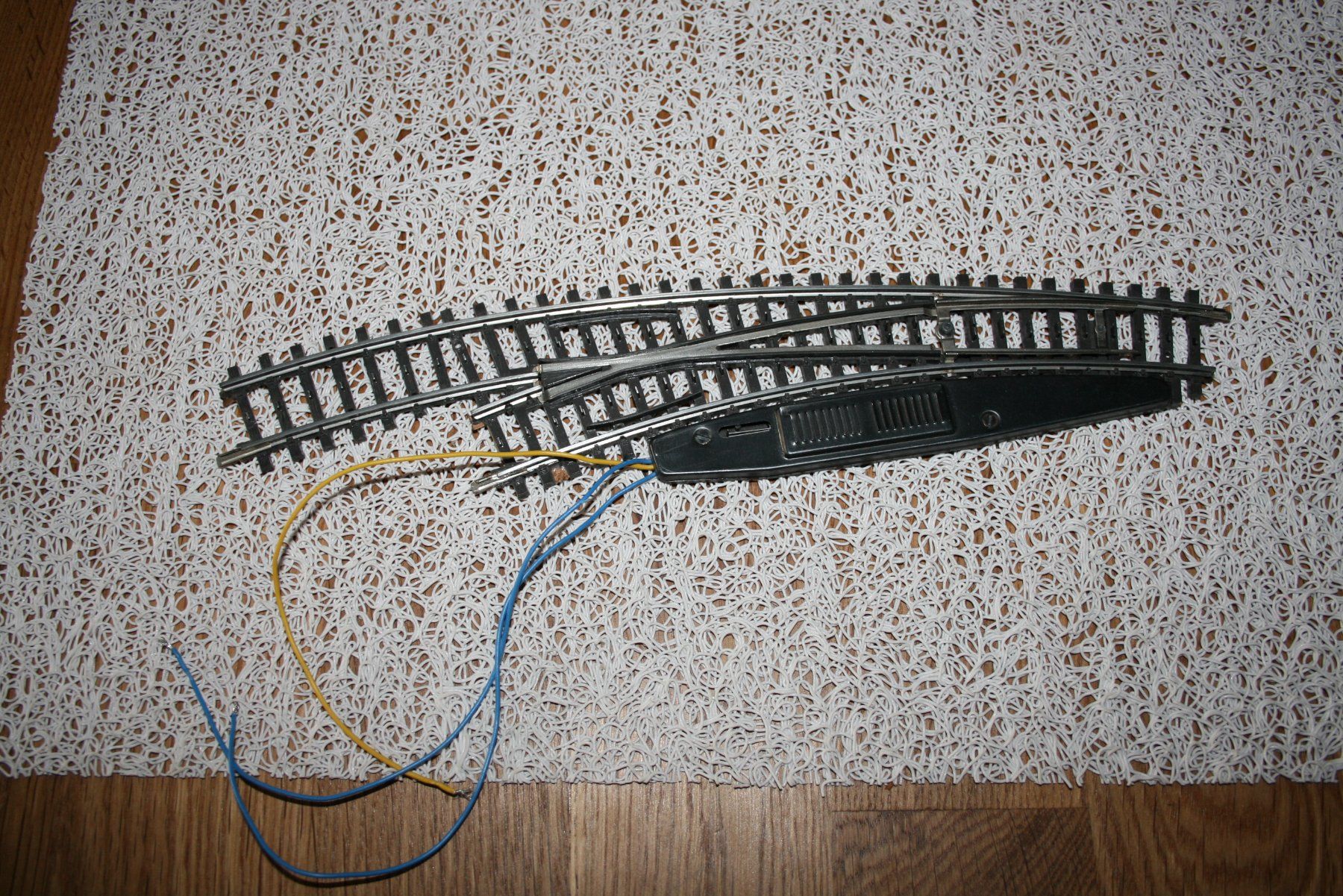 Märklin Modellini di ferrovie: Märklin 2267 links K-Bogenweiche mit Antrieb – Usato da Bavois venduto da Alainuldry