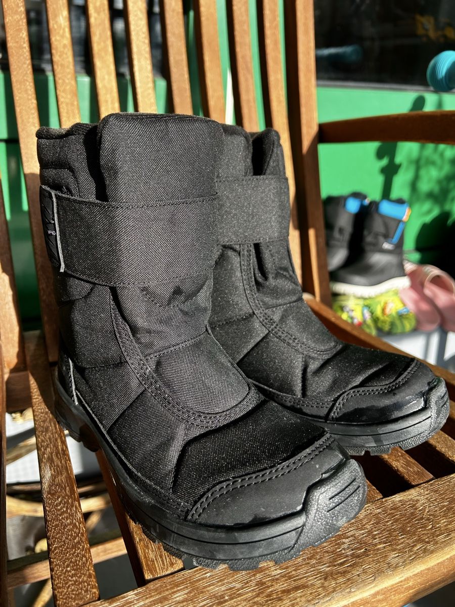 Decathlon Scarpe per ragazzi: Bottes de neige Quechua / taille 35 – Usato da Meyrin venduto da Bronx86 1
