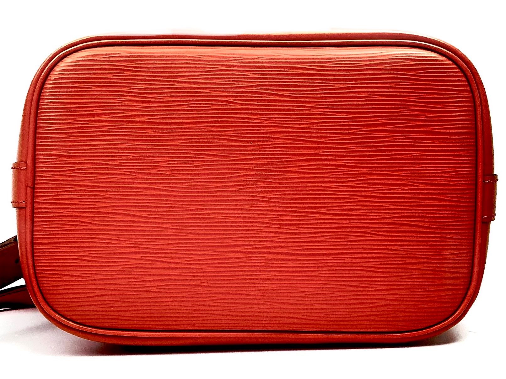 Louis Vuitton Taschen für Damen: Louis Vuitton Noe Petit Epi Rouge Top – Neu (gemäss Beschreibung) aus Küsnacht ZH von Vuit-on 3