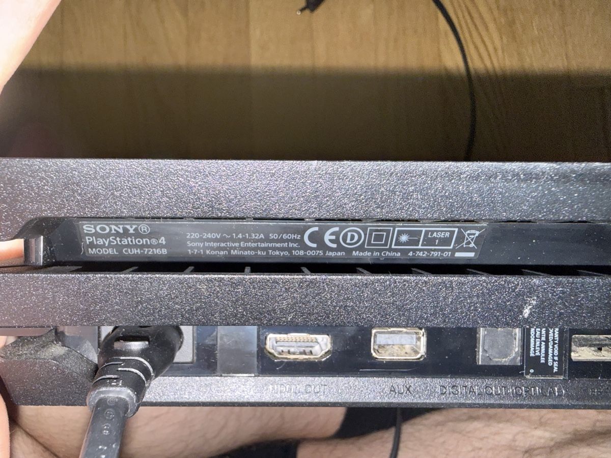 Sony Consoles: PS4 Pro – D'occasion à Kirchberg BE par Chrigu_86 3