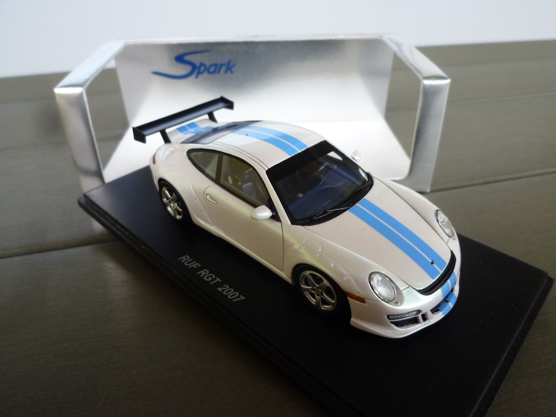 Porsche Modellini d'auto: Porsche RUF RGT (2007) – Nuovo e nell'imballaggio originale da Flawil venduto da Imperiosud 4