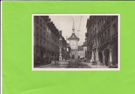 Bern-Zeitglockenturm-Oldtimer-belebt--1934
