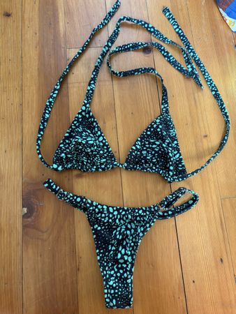 Bikini string brasilian