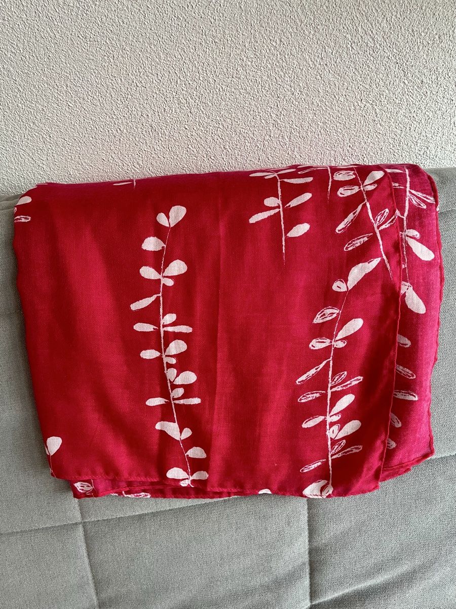 Foulards, Tücher & Schals: Pink Floral Scarf – Gebraucht aus Zürich von Ironetka 1