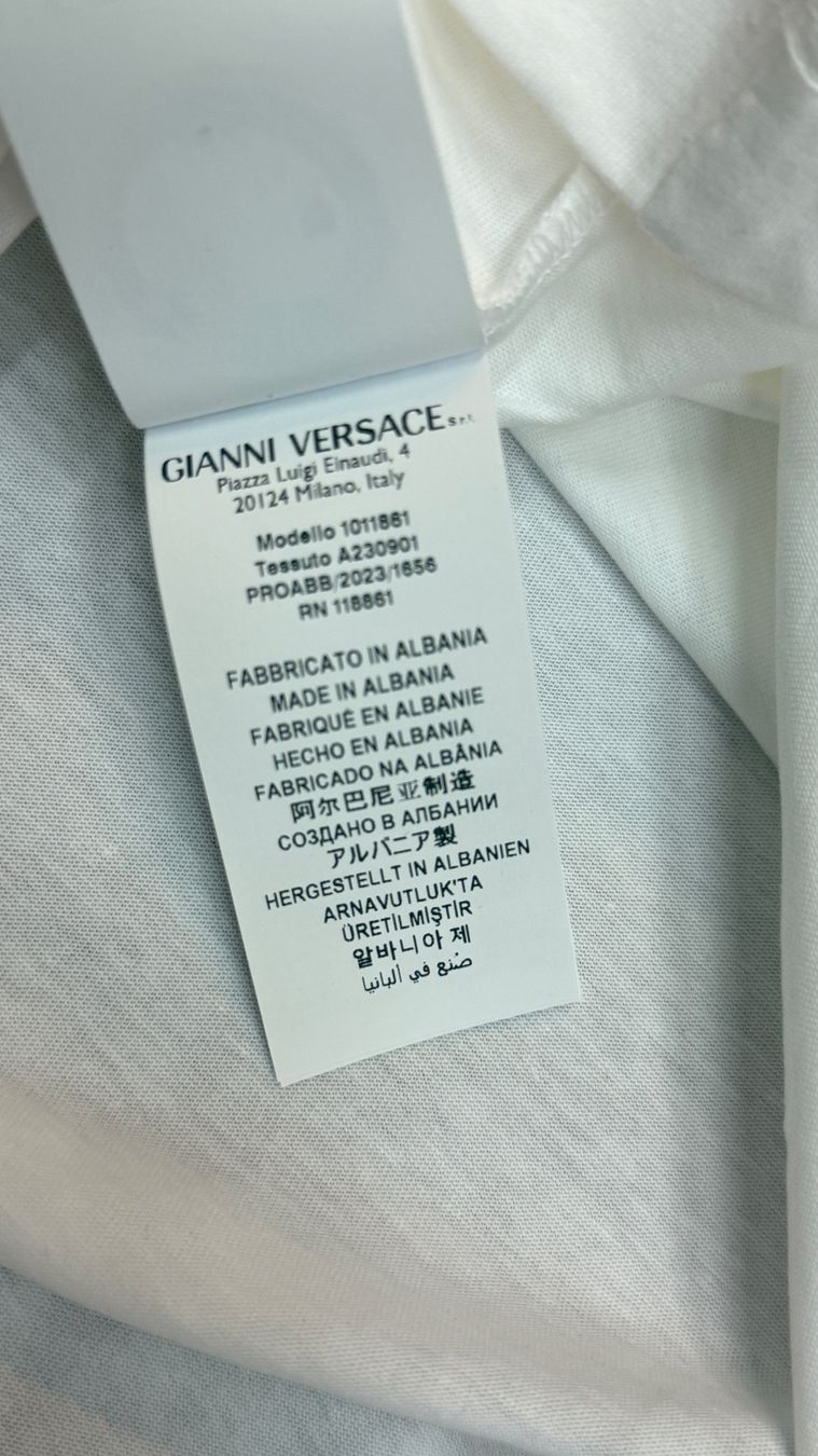 Versace T-shirt: Versace White Logo T-Shirt – Usato da Lachen SZ venduto da HelvetiaLuxury 4