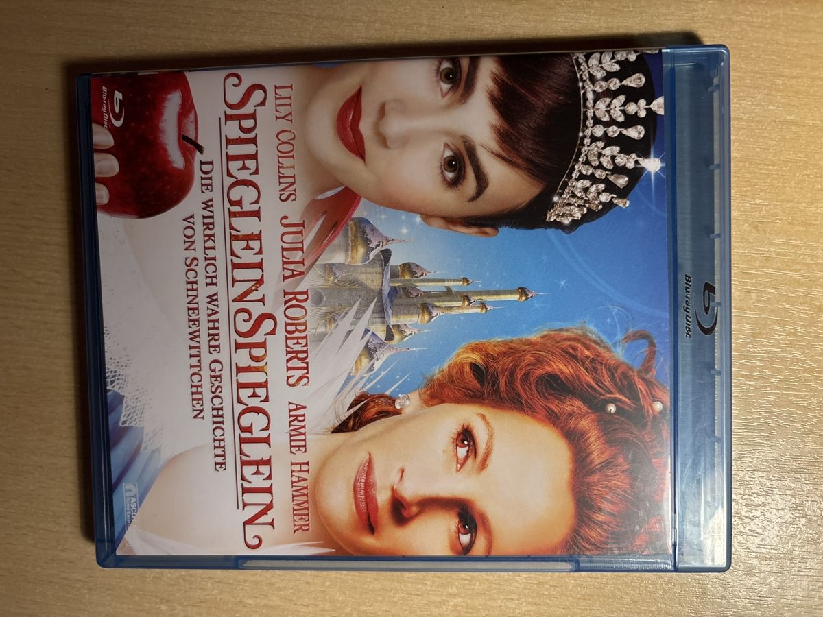 Tutti i DVDs: Spieglein Spieglein Blu-ray Disc - Märchenhafte Unterhaltung – Usato da Gerlafingen venduto da Marcryter