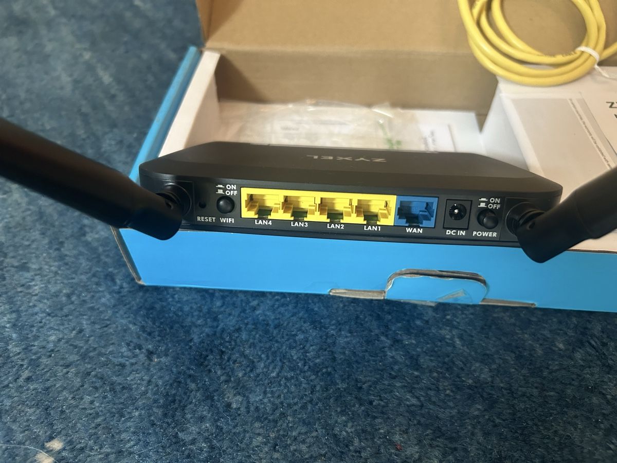Zyxel Modem & Router: Zyxel Router NBG6515 v2 – Nuovo e nell'imballaggio originale da Basel venduto da Lyonness 1