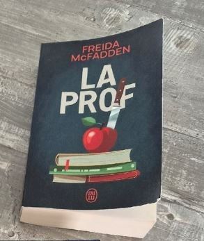 Bücher: Livre Freida McFadden : LA PROF – Gebraucht aus Loc von kookai84