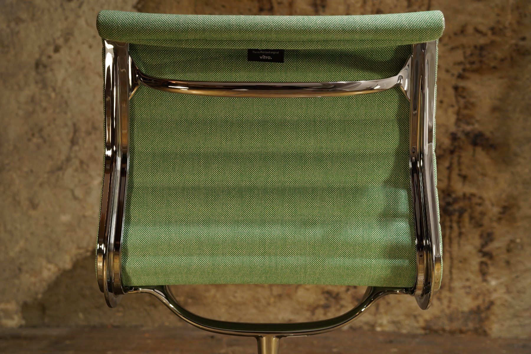 Vitra Sedie: Neu - VITRA - EA105 - Charles & Ray Eames - Aluminium Chair – Nuovo e nell'imballaggio originale da Biel/Bienne venduto da 33drei