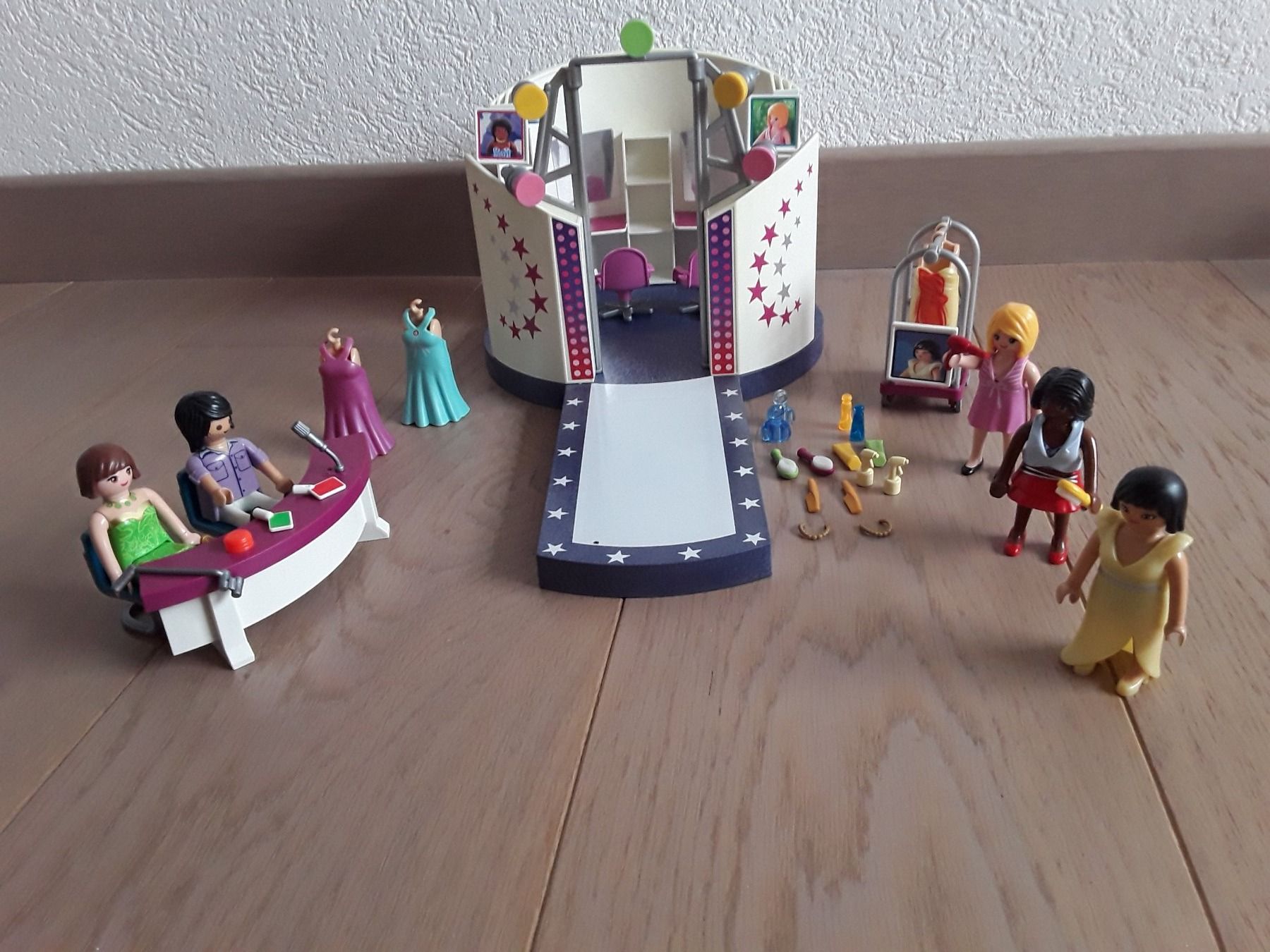 Playmobil Giocattoli: Lot Playmobil défilé de mode – Usato da Vicques venduto da val7