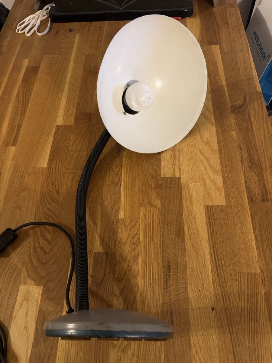 Lampes: Lampe de bureau vintage – D'occasion à Brügg BE par traindenuit 1