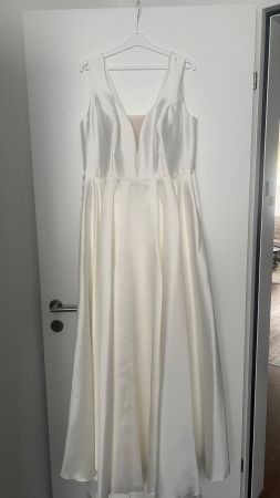 Brautkleid Idalia Gr.44 von Bianco Evento (ungetragen)