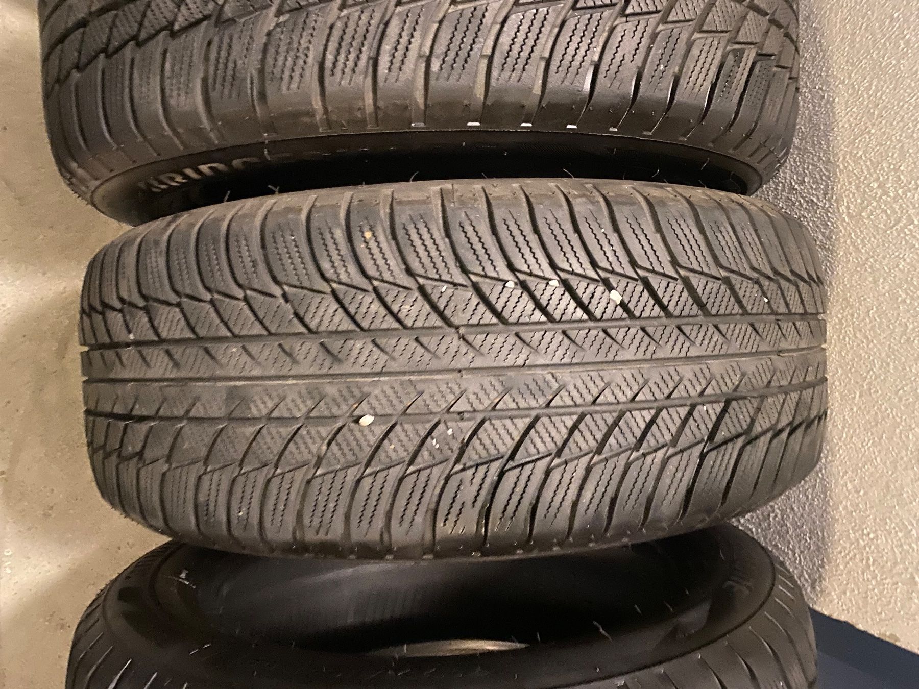 Sonstiges Schreiben & Zeichnen: Pneus d'hiver Bridgestone 225/55/R17 RUNFLAT - 4 pièces – Gebraucht aus Satigny von Save67 2
