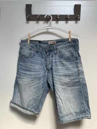 Short en jean bleu clair