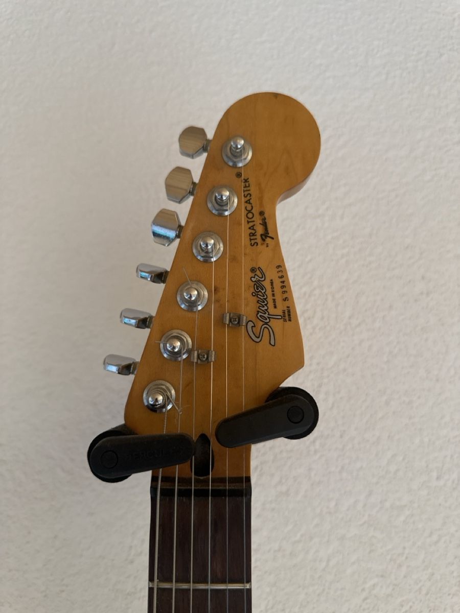 Squier Instruments de musique: Squier stratocaster  – D'occasion à Cossonay-Ville par sge_2l6n 1