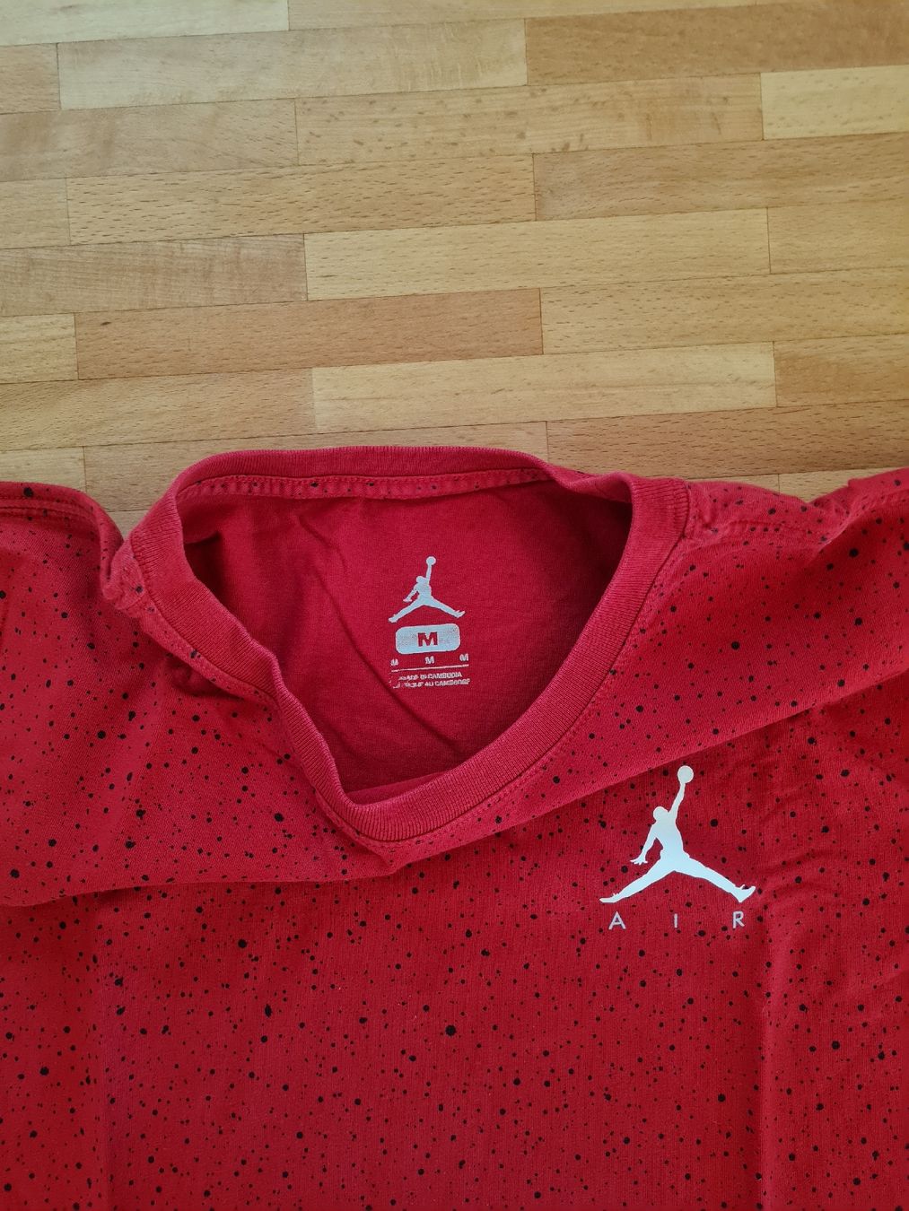 Jordan T-shirt: T-shirt Jordan rouge, taille M – Usato da Pâquier-Montbarry venduto da adr_g926 1