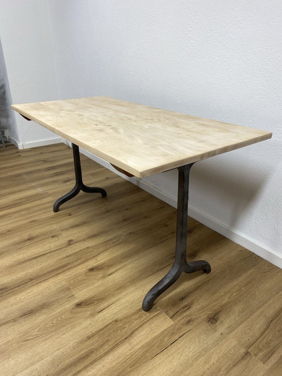 Tische: 8 Beizentische Ahorn massiv – Gebraucht aus Basel von MoebelSackmann