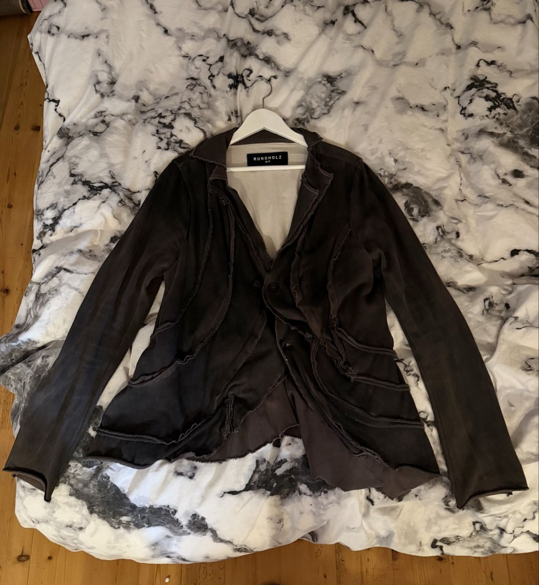 Rundholz Jacken: Rundholz Jacke – Gebraucht aus Münchenstein von Kirbykush