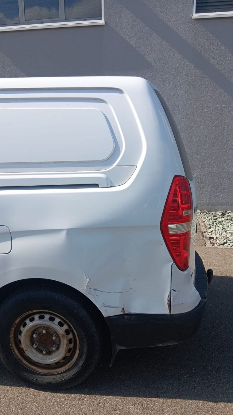 Hyundai Nutzfahrzeuge: HYUNDAI H-1 Cargo 2.5 – Gebraucht aus Rebstein von TonyRasta-Autohandel 4