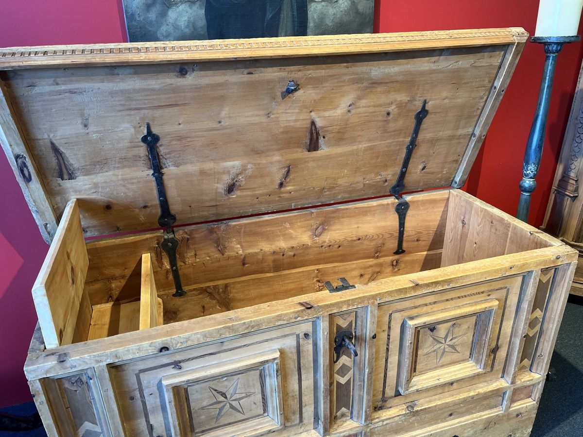 Truhen: Truhe Engadin dat.1665 – Gebraucht aus Gossau SG von Keller-Antiques 3